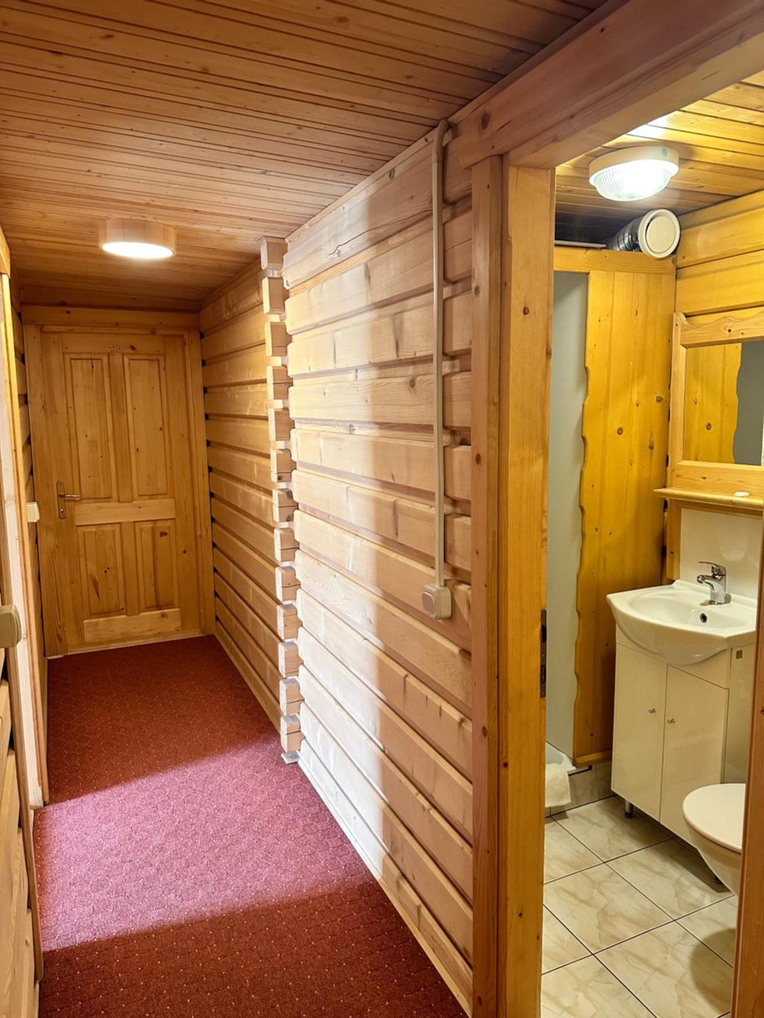 Twin Room Private External Bathroom